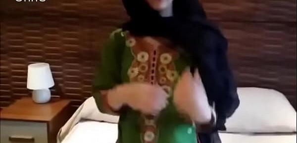  Indian Actress Elli Avram Leaked Video Hotel Cam 2016 You Tube - YouTube.MKV
